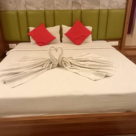 The Prestige Hotel & Convention Panposh Esterno foto