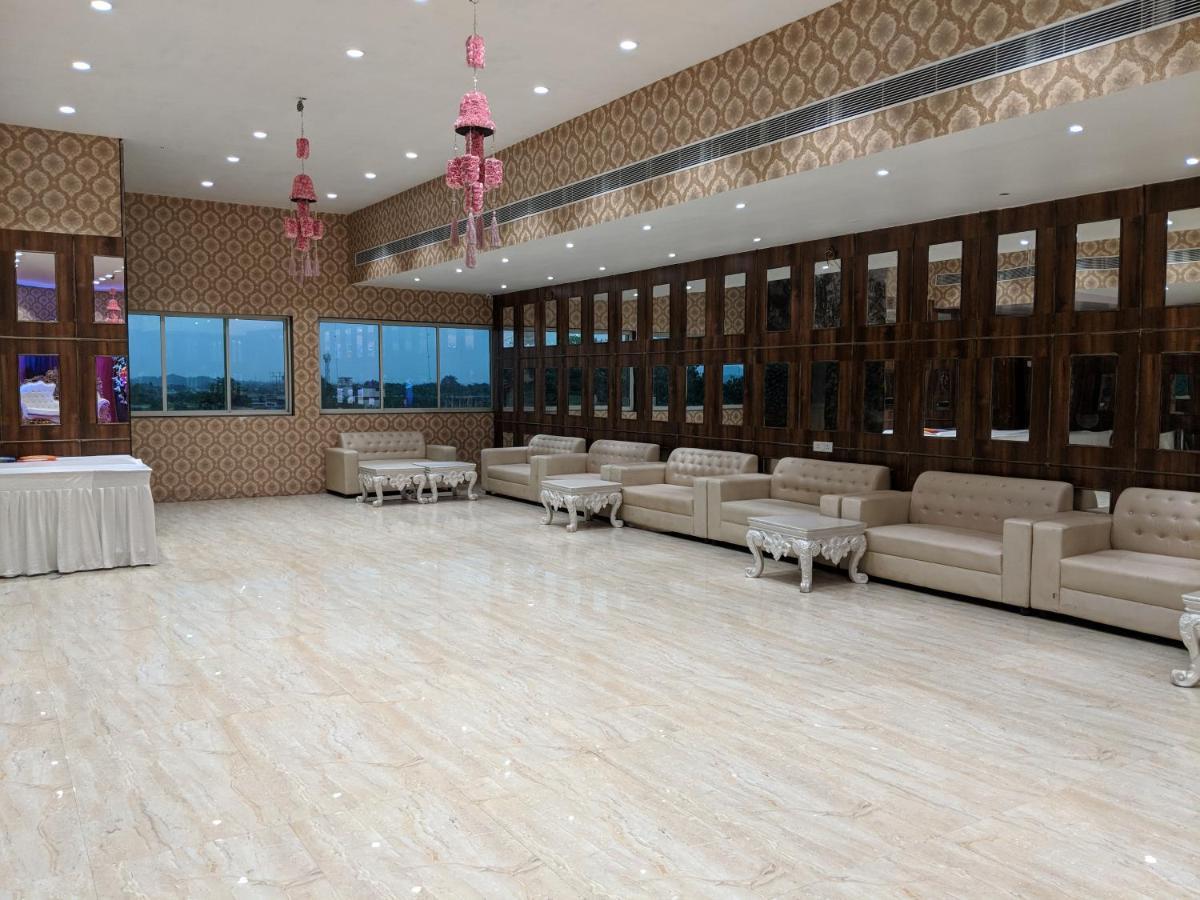 The Prestige Hotel & Convention Panposh Esterno foto