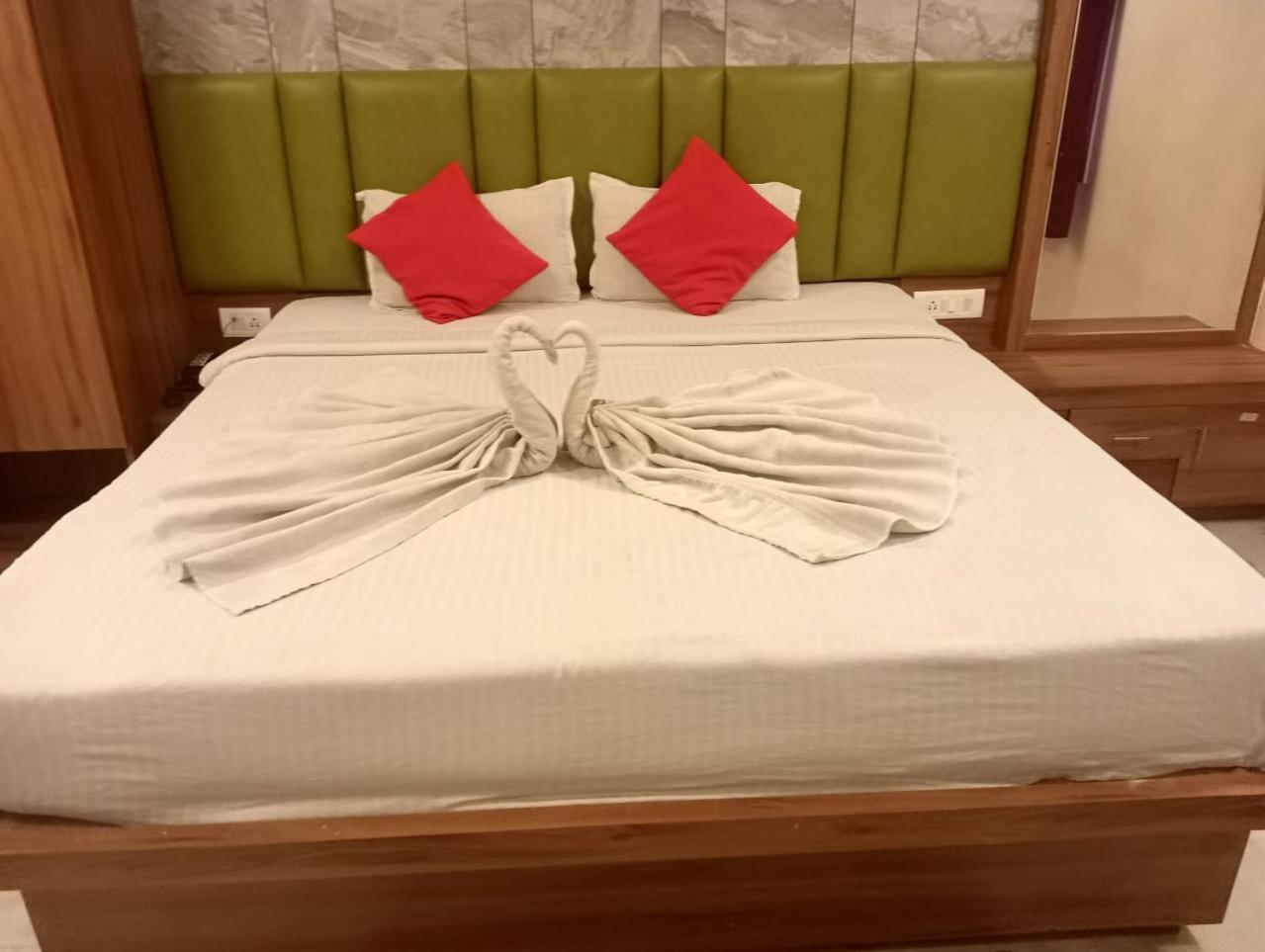 The Prestige Hotel & Convention Panposh Esterno foto